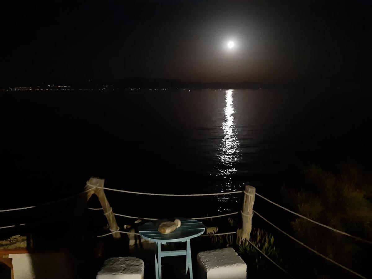 Dinas Inn Piso Livadi Esterno foto