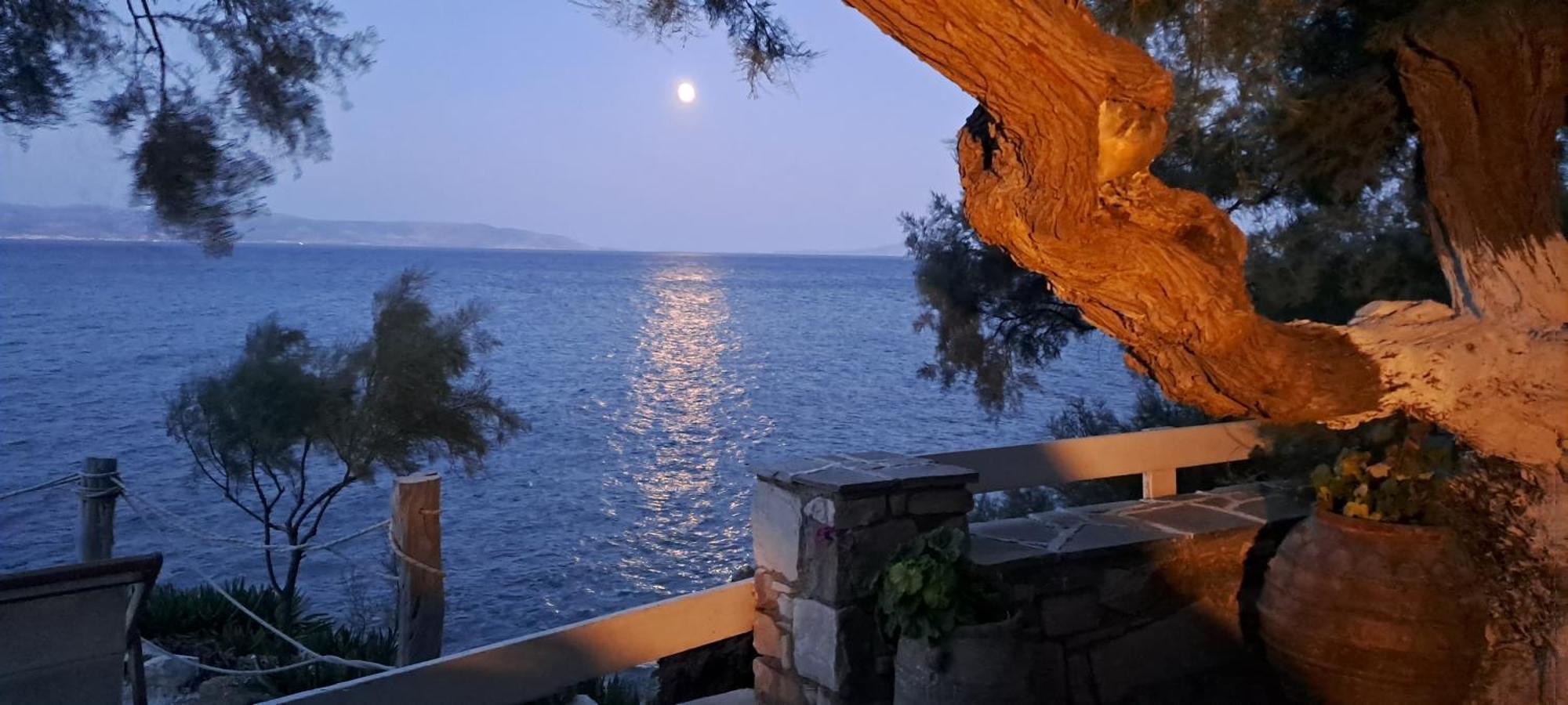 Dinas Inn Piso Livadi Esterno foto