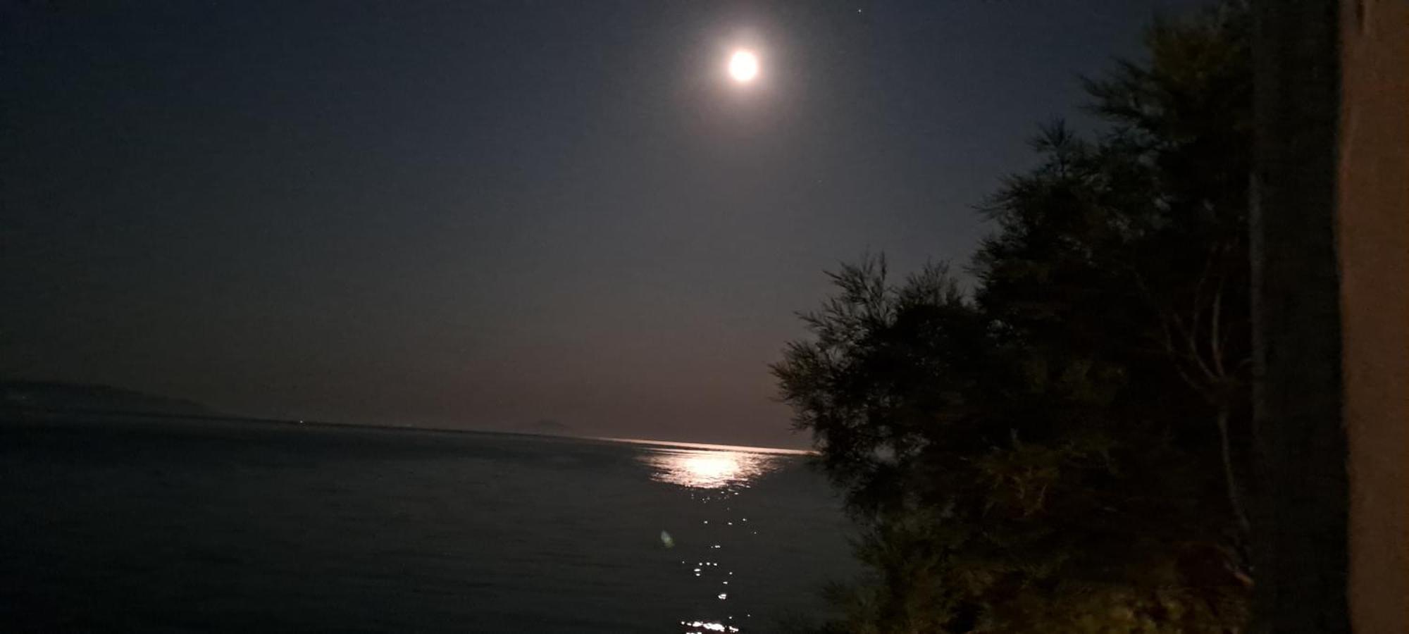 Dinas Inn Piso Livadi Esterno foto