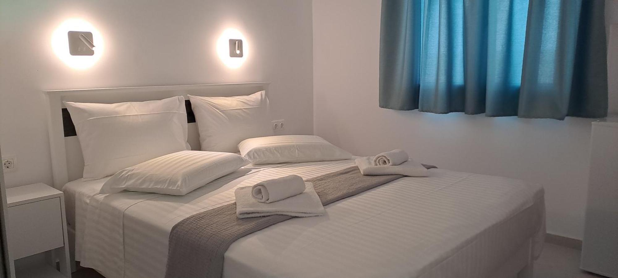 Dinas Inn Piso Livadi Esterno foto