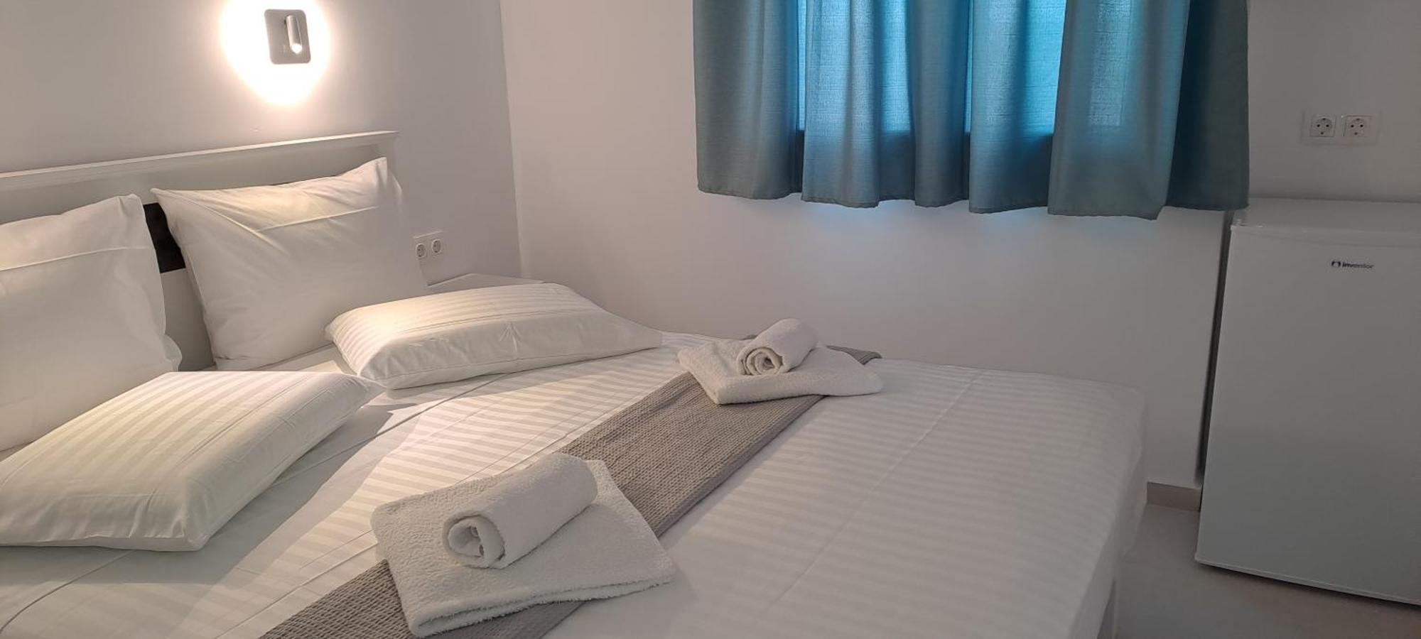 Dinas Inn Piso Livadi Esterno foto