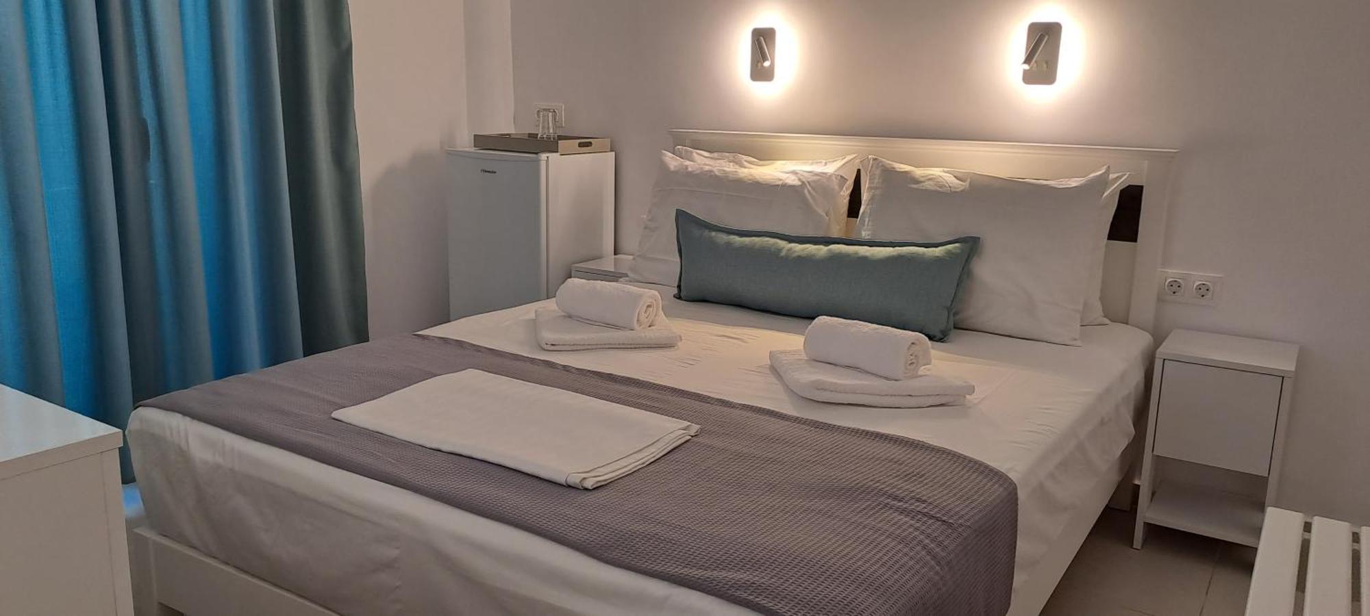 Dinas Inn Piso Livadi Esterno foto